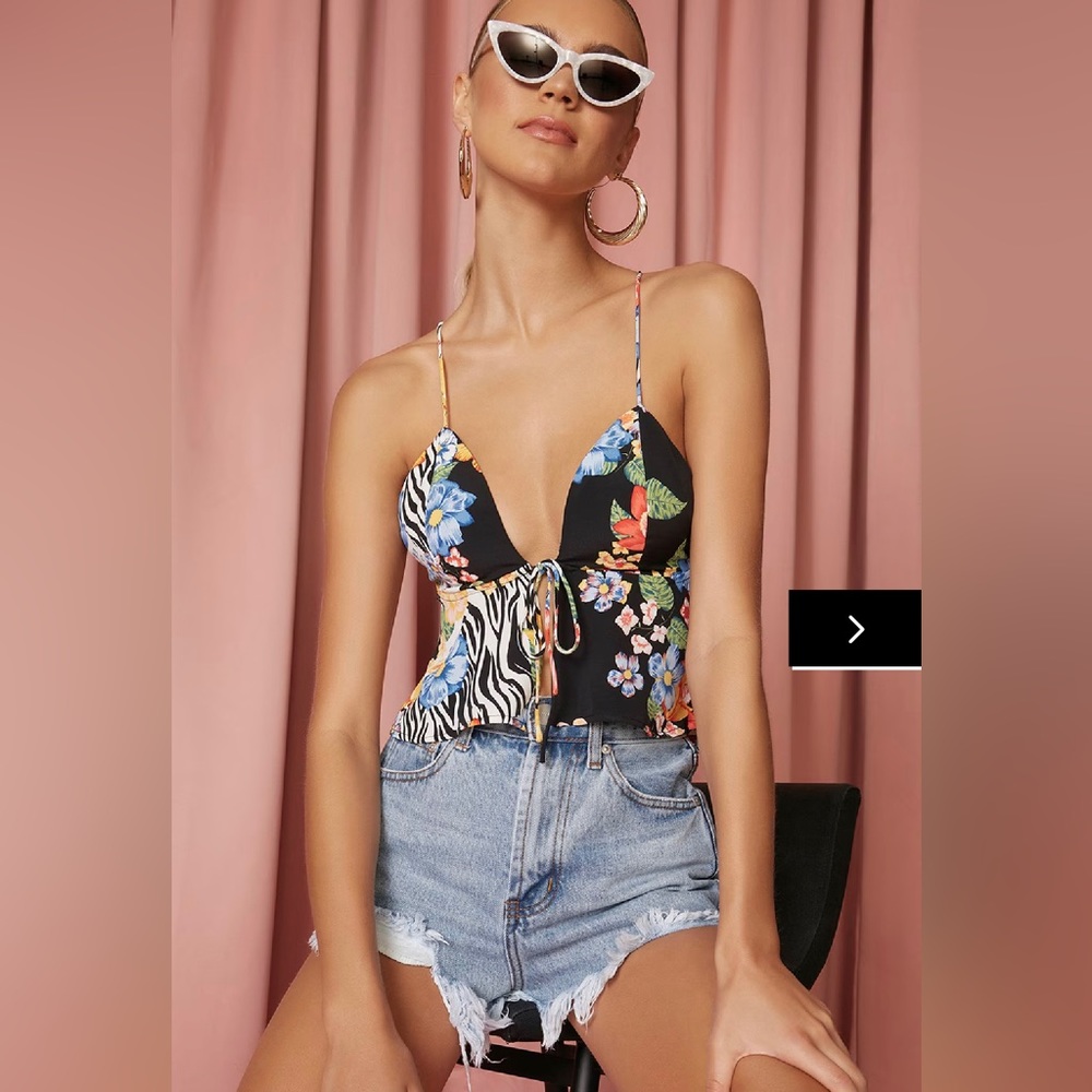 Superdown Isla Top Black Multi